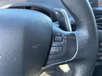 Peugeot 208 1.4 e-HDi Active Automaat 1e eigenaar picture 19