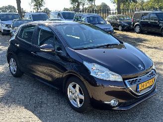 Peugeot 208 1.4 e-HDi Active Automaat 1e eigenaar picture 7