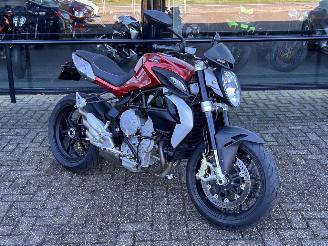 uszkodzony motocykle MV Agusta  800 Brutale Italia 2013/4