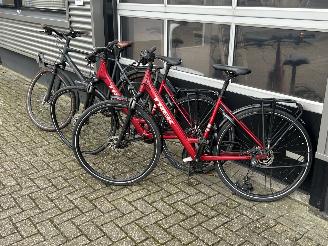 Overige  2x Trek Verve 2 EQ Lowstep 1x Cube Kathmandu picture 3