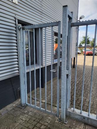 Overige  Elektrische schuifpoort + looppoort en 40m hekwerk picture 2