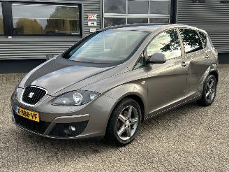 Vaurioauto  passenger cars Seat Altea 1.6 TDI Ecomotive I-Tech Automaat 2015/1
