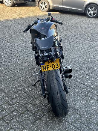 Suzuki GSX-R750  picture 4
