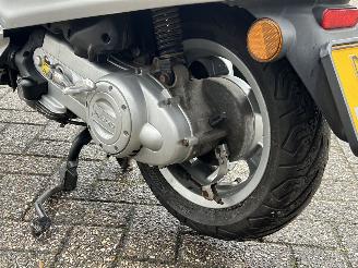 Vespa  Primavera 50 4T picture 12