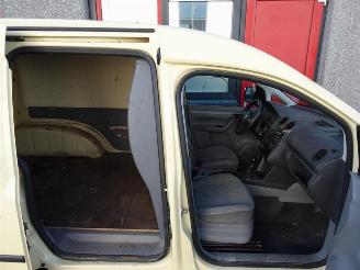 Volkswagen Caddy 2.0 SDI rijdbare schade picture 12