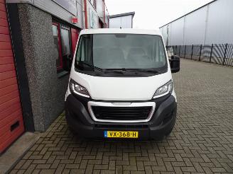 Peugeot Boxer 330 2.2 HDI L2H1 XT 3 zits airco picture 14