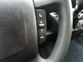 Peugeot Boxer 330 2.2 BlueHDi 120 L1H1 Premium 3 zits airco picture 18