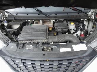 Iveco Daily 35S16V 2.3 352 H1-l2 hi matic 3500 kg trekgewicht 3 zits navi camera picture 35