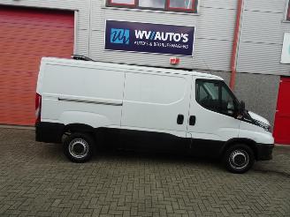 Iveco Daily 35S16V 2.3 352 H1-l2 hi matic 3500 kg trekgewicht 3 zits navi camera picture 17