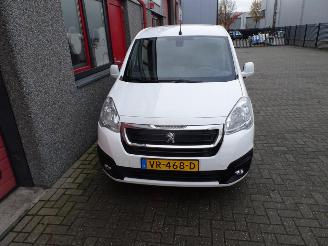 Peugeot Partner 120 1.6 BlueHDi 75 L1 Première navi airco picture 10