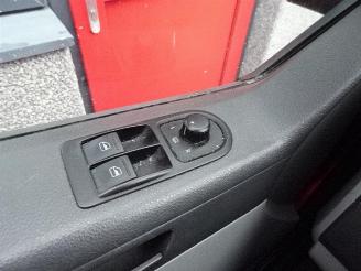 Volkswagen Transporter 2.0 TDI L1H1 T800 Baseline DC Budgetline picture 17