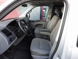 Volkswagen Transporter 2.5 TDI 300 Budgetline DC LET O P MOTOR LOOPT NIET 100% picture 13
