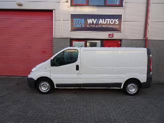 Renault Trafic 2.0 dCi T29 L2H1 airco 3 e versnelling stuk !!! picture 5