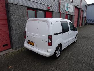 Peugeot Partner 120 1.6 BlueHDi 75 L1 Première navi airco picture 3
