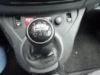 Peugeot Partner 120 1.6 BlueHDi 100 L1 Première S&S xxl airco picture 16