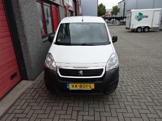 Peugeot Partner 120 1.6 BlueHDi 100 L1 Première S&S xxl airco picture 10