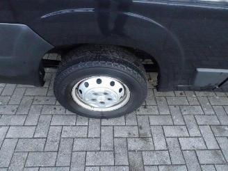 Peugeot Boxer 330 2.2 BlueHDi 120 L2H1 Premium airco picture 24