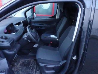 Peugeot Partner 1.5 BlueHDI Premium navi airco schuifdeur motor rookt !!!!!!!!!!! picture 5