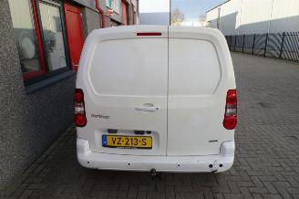 Citroën Berlingo 1.6 BlueHDI 120 Club S&S 3 zits navi clima picture 13