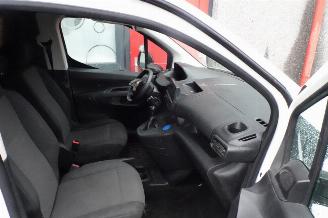 Peugeot Partner 1.5 BlueHDI Pro airco picture 25