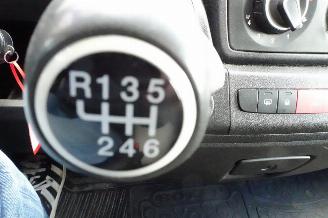 Peugeot Boxer 330 2.2 BlueHDi 120 L2H1 Premium airco picture 11