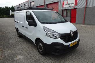 Renault Trafic 1.6 dCi T27 L1H1 Comfort 3 zits airco picture 3