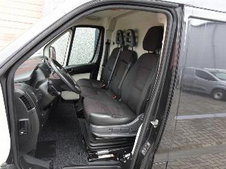 Peugeot Boxer 330 2.2 HDI L2H2 XR 3 zits airco picture 5