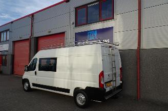 Peugeot Boxer 335 2.2 BlueHDi 140 L3H2 Premium DC picture 2