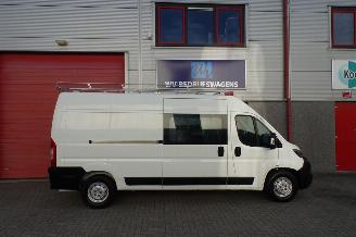 Peugeot Boxer 335 2.2 BlueHDi 140 L3H2 Premium DC picture 7