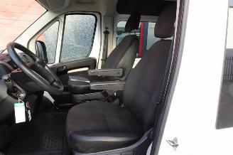 Peugeot Boxer 335 2.2 BlueHDi 140 L3H2 Premium DC picture 8