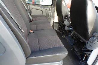Peugeot Boxer 335 2.2 BlueHDi 140 L3H2 Premium DC picture 15