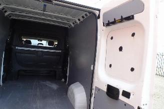 Peugeot Boxer 335 2.2 BlueHDi 140 L3H2 Premium DC picture 24