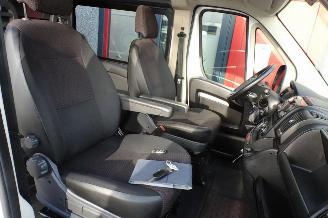 Peugeot Boxer 335 2.2 BlueHDi 140 L3H2 Premium DC picture 25