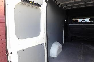 Peugeot Boxer 335 2.2 BlueHDi 140 L3H2 Premium DC picture 19