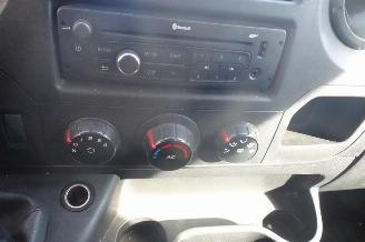 Renault Master T35 2.3 dCi L2H2 3 zits airco picture 9