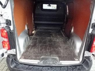 Peugeot Expert 231S 2.0 BlueHDI 120 Premium picture 16
