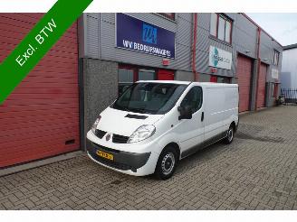 occasion commercial vehicles Renault Trafic 2.0 dCi T29 L2H1 3 zits airco 2007/10