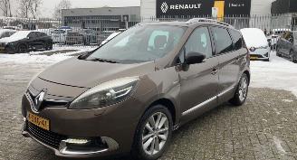 Voiture accidenté Renault Scenic  2013/11