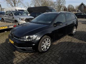 Volkswagen Golf  picture 3