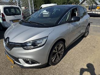 Coche accidentado Renault Scenic  2018/5