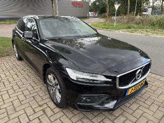 damaged passenger cars Volvo   2020/8
