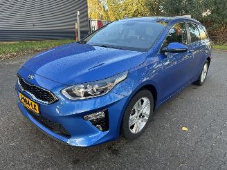Vaurioauto  passenger cars Kia Ceed  2020/9