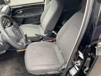 Volkswagen Up! 1.0 move up! BlueMotion picture 18