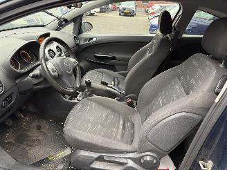 Opel Corsa 1.2-16V Selection Hatchback 3-dr. picture 19
