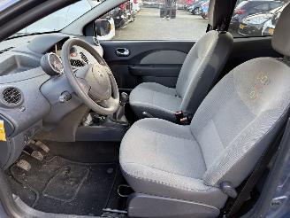 Renault Twingo 1.2-16V Collection  Hatchback 3-dr. picture 19