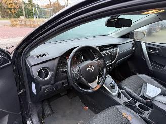 Toyota Auris 1.8 Hybrid Lease Pro picture 18