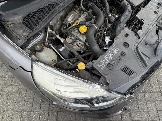 Renault Clio 0.9 TCe Authentique  Hatchback 5-dr. picture 12