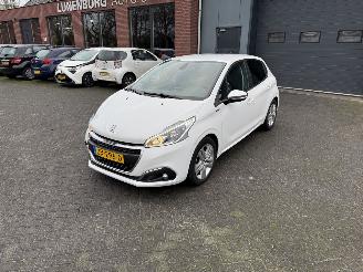 Peugeot 208 1.2 PureTech Signature NAVIGATIE picture 29