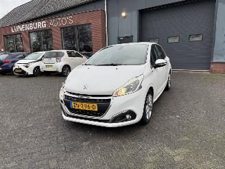 Avarii autoturisme Peugeot 208 1.2 PureTech Signature NAVIGATIE 2019/6