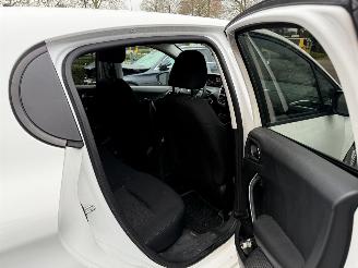 Peugeot 208 1.2 PureTech Signature NAVIGATIE picture 13